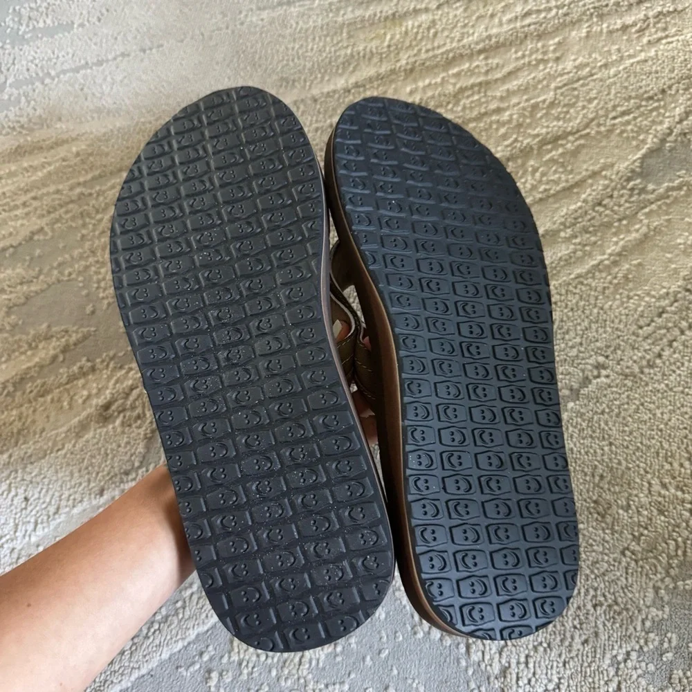 Sanuk flip flop bundle Ziggy navy and brown sandals men’s 12